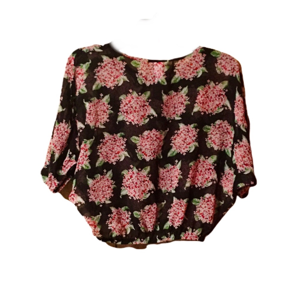 Pretty batwing crop top